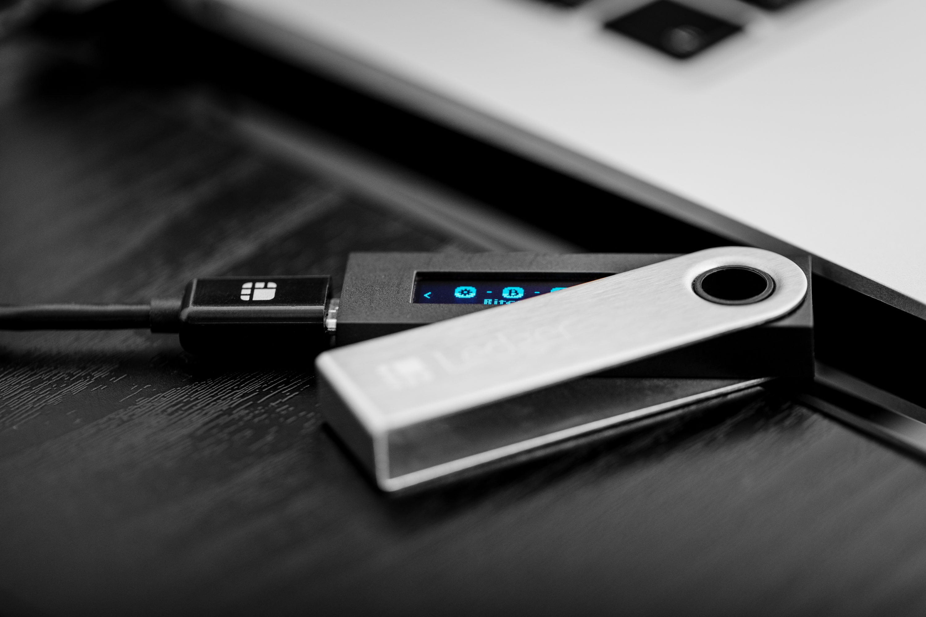 What Are The Top Bitcoin & Crypto Hardware Wallets?