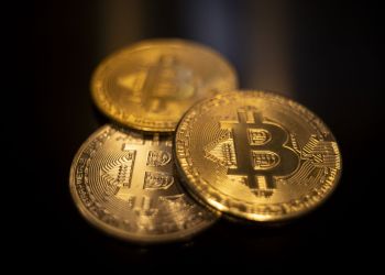 Bitcoin inicia septiembre con pérdidas: ¿por qué los inversores están frenando su acumulación?