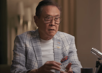 Robert Kiyosaki advierte sobre una crisis financiera inminente y una posible caída de Bitcoin a $5000