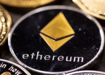 Confianza en Ethereum: El staking y los ETF alcanzan máximos históricos en medio de la caída del precio