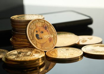 Dogecoin Discount Incoming: Analyst Reveals When To Start Buying