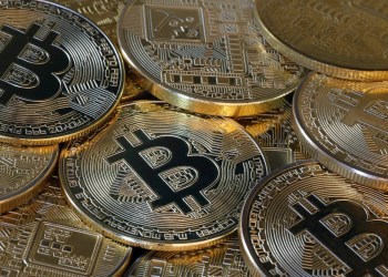 Bitcoin en la Encrucijada: Patrón de Triángulo Sugiere Movimiento del 15%