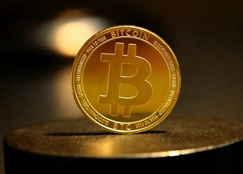 Bitcoin Enters New Phase: Analyst Predicts Positive Movement In 2025