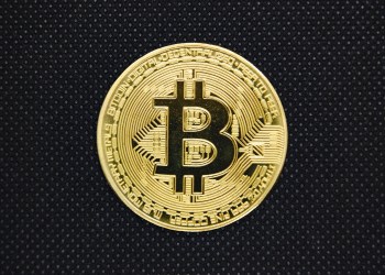 Bitcoin rumbo a los $110,000: ¿Por qué Miya predice un desplome bursátil y una huida hacia las cripto?