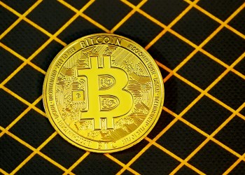 Bitcoin supera los $100,000 y enciende señales de reversión alcista