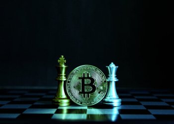 Certified Analyst Says Bitcoin Dominance Could Reverse At 64% – Is It Time For Altcoin Season?