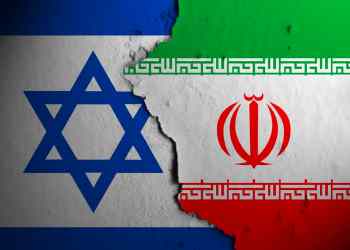 Bitcoin Price Forms Descending Triangle Pattern Amid Israel-Iran Tensions