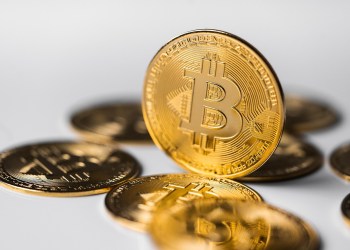 BlackRock Sacude el Mercado: Ventas Masivas de Bitcoin Desatan Caos