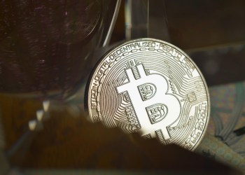 Bitcoin en Consolidación: ¿Oportunidad o Caída?