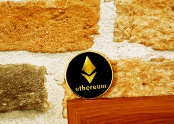 Ethereum: ¿La Acumulación de Ballenas en Binance Presagia un Rally Épico?