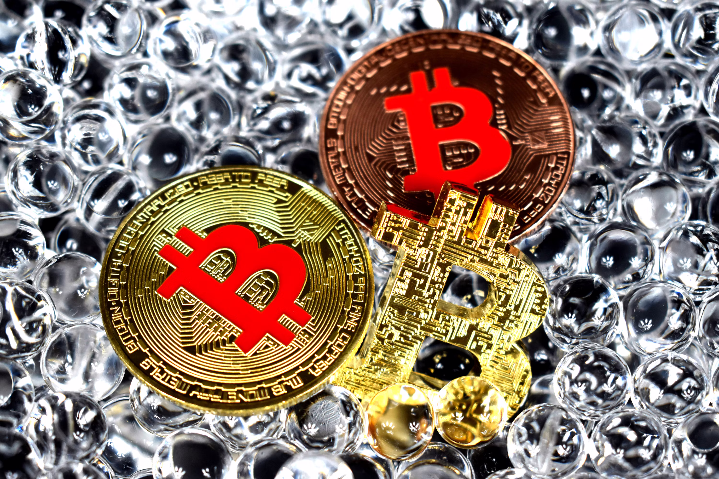 ¿Qué Pasa con Bitcoin? Expertos Pronostican un Futuro Incierto