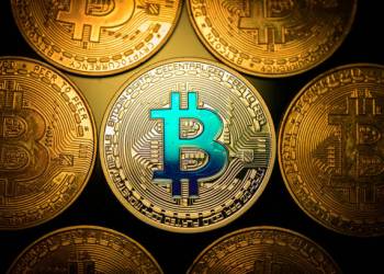 Bitcoin en fase de escepticismo: funding rates bajistas y riesgo de reversión