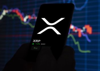 XRP rompe años de compresión: soporte clave en $73 B y objetivo de $10