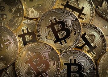Bitcoin muestra señal de impulso mensual: ¿Se acerca el fondo del mercado?