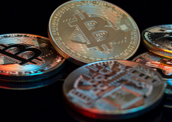 Analista predice el mejor momento para vender Bitcoin: mayo 2024 y una posible caída al 33 000 USD