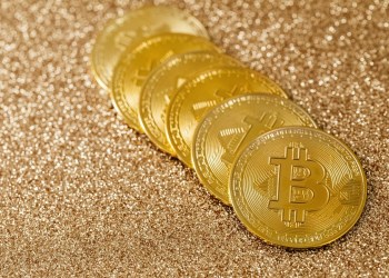 Bitcoin registra rally del 14% en abril y se acerca a resistencia de $80K: señales de opciones y posible short squeeze