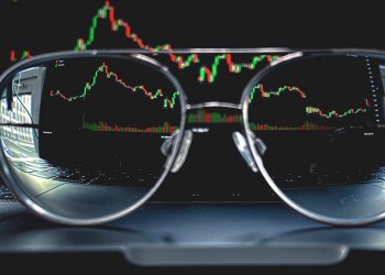 Bitcoin podría escalar a $65,000 si se firma el acuerdo EE.UU.–Irán, según Trump