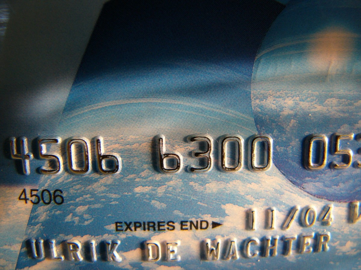 can you use a debit card on bitstamp