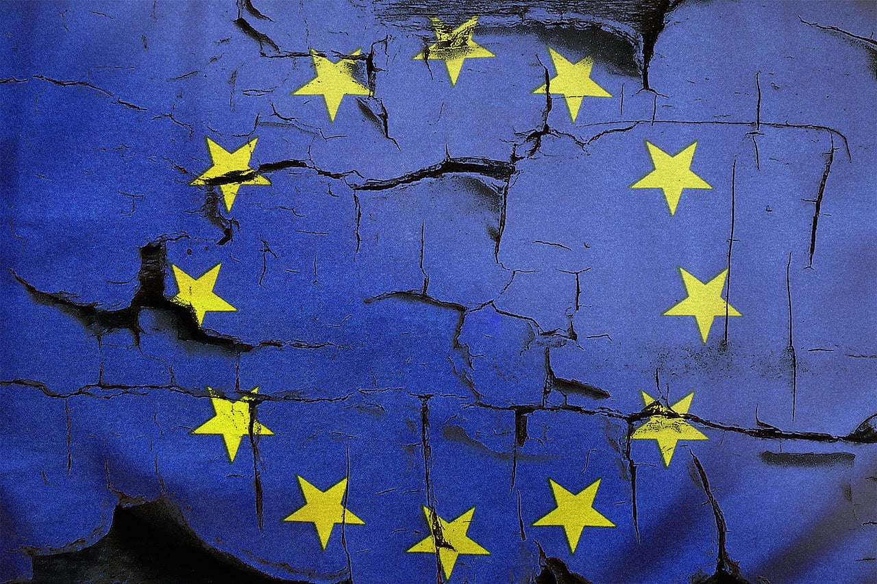 Stablecoin Shakedown: Binance, Coinbase And Kraken Restrict USDT In Europe Ahead Of MiCA Deadline
