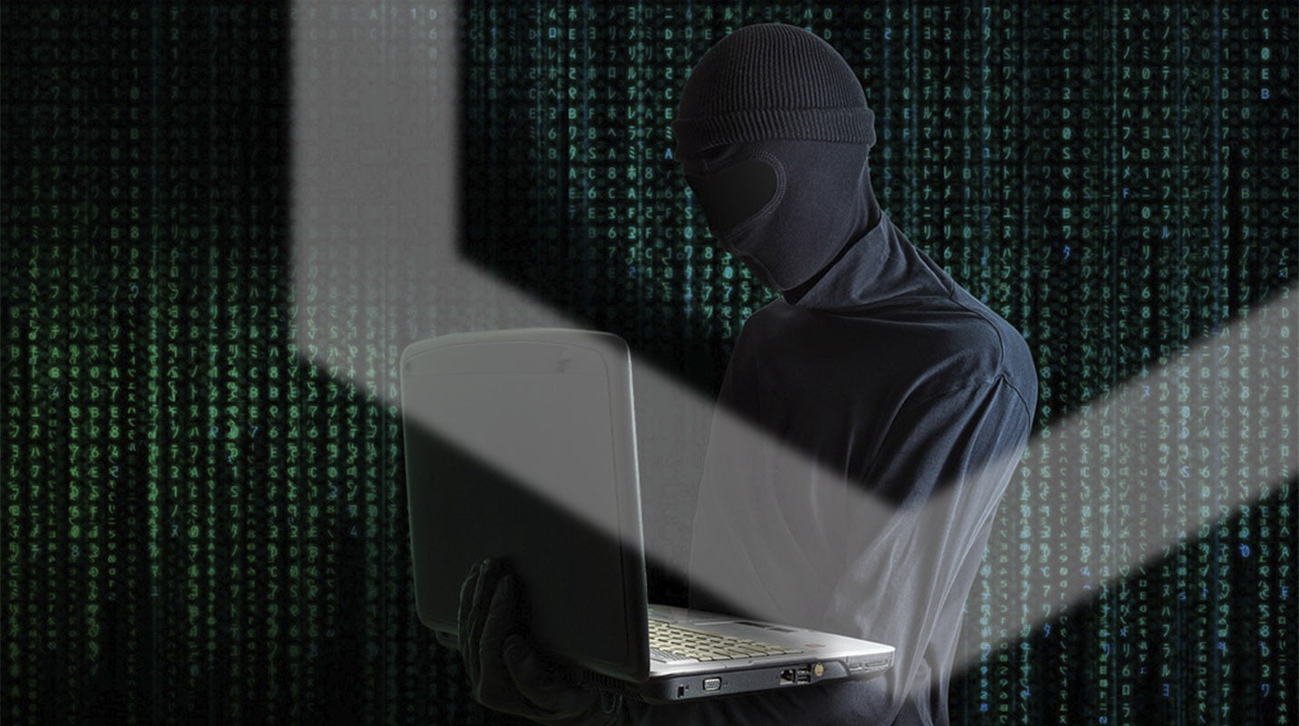 Security threat. Преступления в интернет пространстве. Экономические преступления в киберпространстве. Безопасность в интернете фото. Мошенники в интернете.