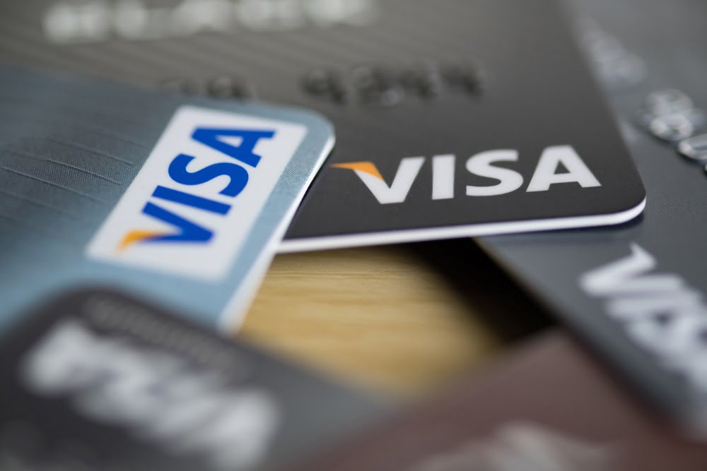 Square and eToro 3x User Base by Integrating Crypto, Others Lag Behind