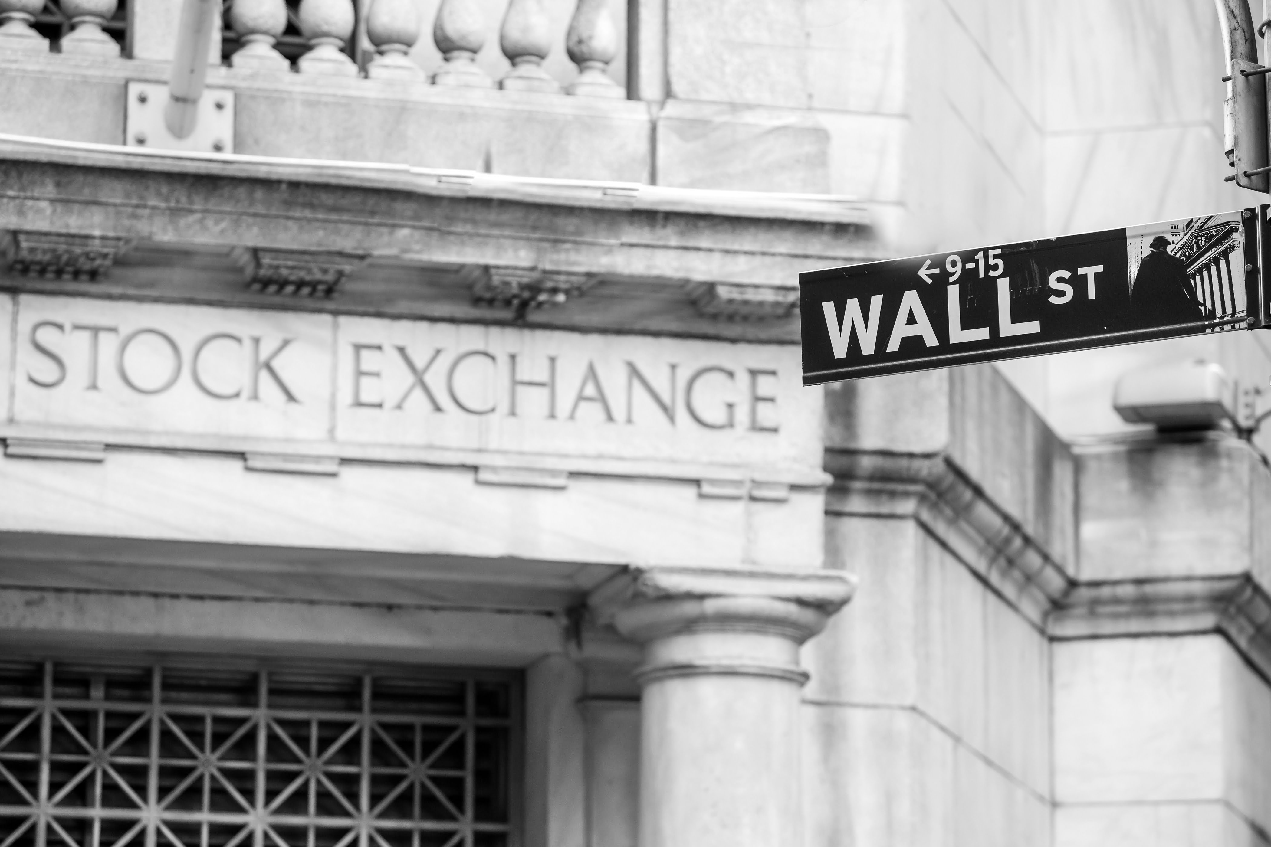 Economist Claims Investors Should Expect Volatile Stock Market in 2019