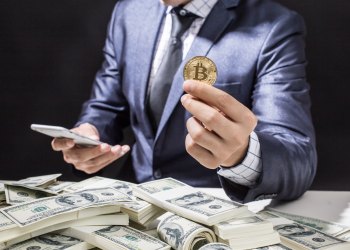 Legendary Investor Gary Shilling Won’t Invest in Bitcoin, Cites Satoshi Nakamoto’s Anonymity as an Issue