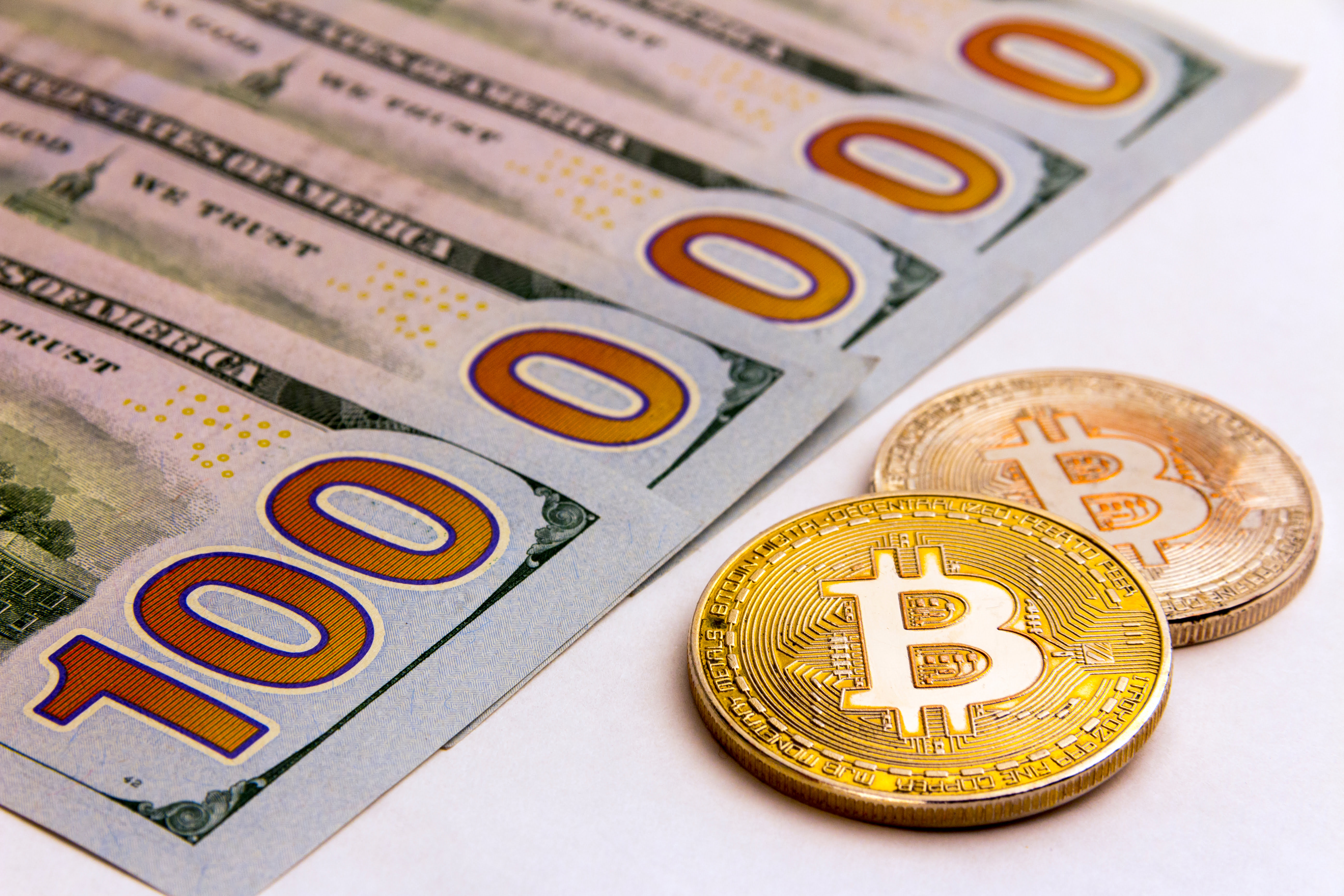 Poll Reveals Majority of Crypto Investors See Bitcoin Price at $100,000 to Millions Long-Term