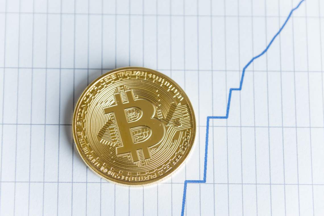 Bitcoin Price Chart Shows How Surpassing Gold’s Market Cap Is “Easily” Feasible