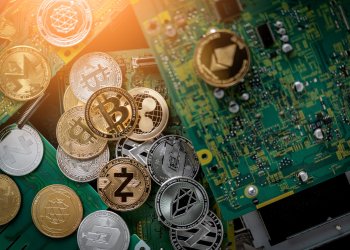 Bitcoin Bull Tom Lee: Alt-Season May Be Underway, Crypto Assets To See Strong Rally