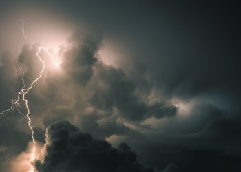 Could Bitcoin Collapse By 25% to $6,000? GBTC Premium Implies So