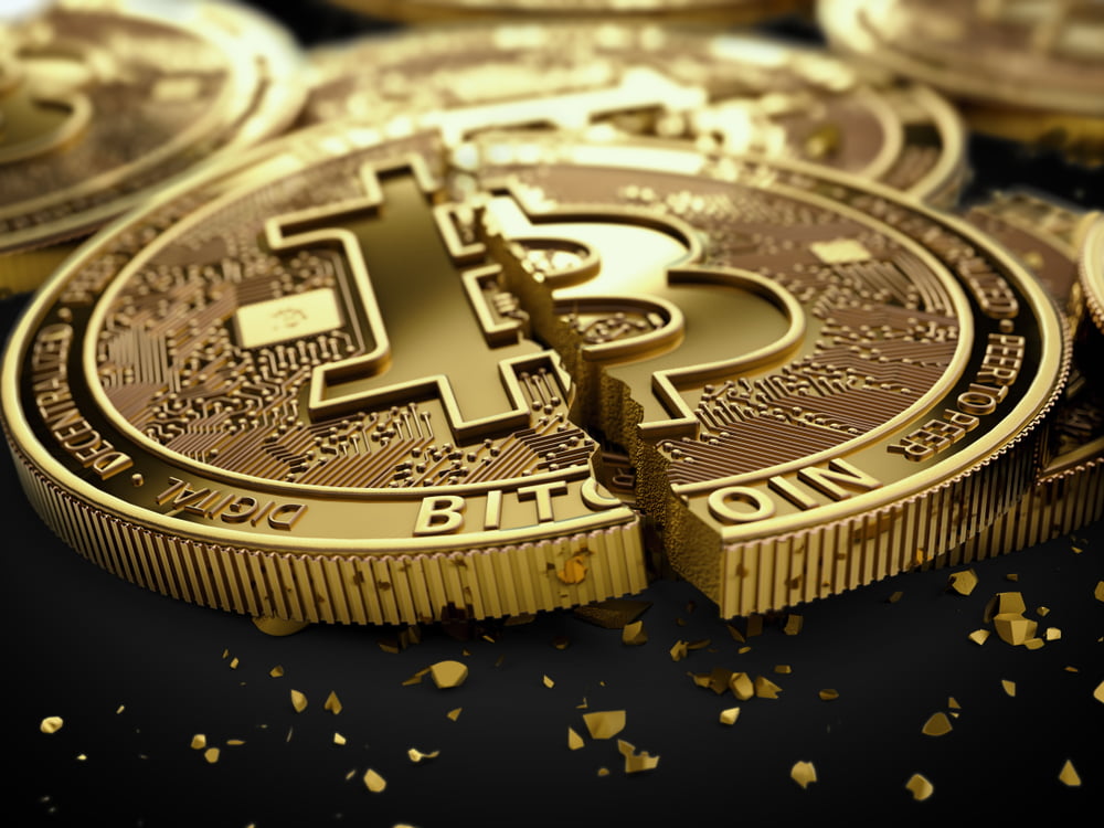 Bitcoin Fails to Jump $6,000, Top Analyst Warns Further Breakdown