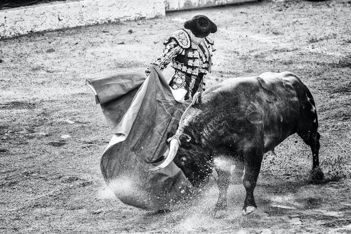 Tezos Cryptocurrency Bull Pennant Points to Imminent Altcoin Season