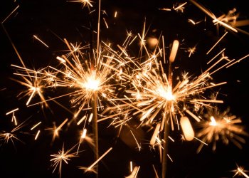 Analyst: Bitcoin’s Sideways Trading to End in Explosive Downside Movement