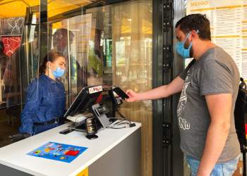 Bitcoin Expects to Hit $9,800 on Strong Retail Sales Data; Here’s Why