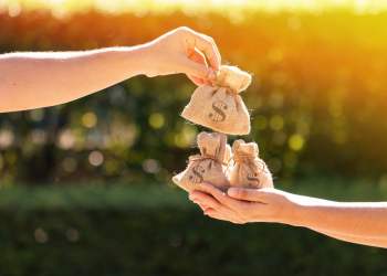 Trading Activity Around Bitcoin’s Monthly Open Points to Retail FOMO