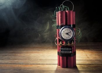 Silver Fractal: Are Crypto Altcoins On the Cusp of an Explosive Surge?