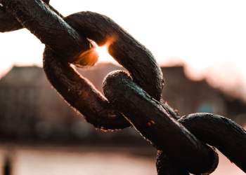 Chainlink Forms Classic Reversal Pattern as Analysts Eye Further Upside