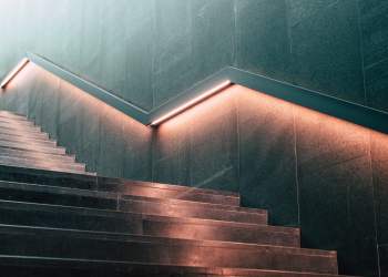 Aave Nears Crucial Resistance as 100%+ Uptrend Shows Signs of Stalling