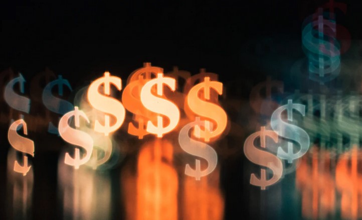 Bitcoin Funding Flips Bullish, But Are Liquidations Imminent?