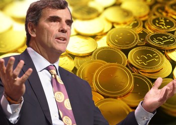 Picture of Tim Draper with bitcoins behind him
