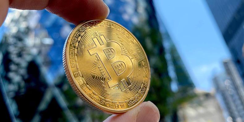 Bitcoin Set To Outperform In Second Half Of 2021, Bloomberg Analyst