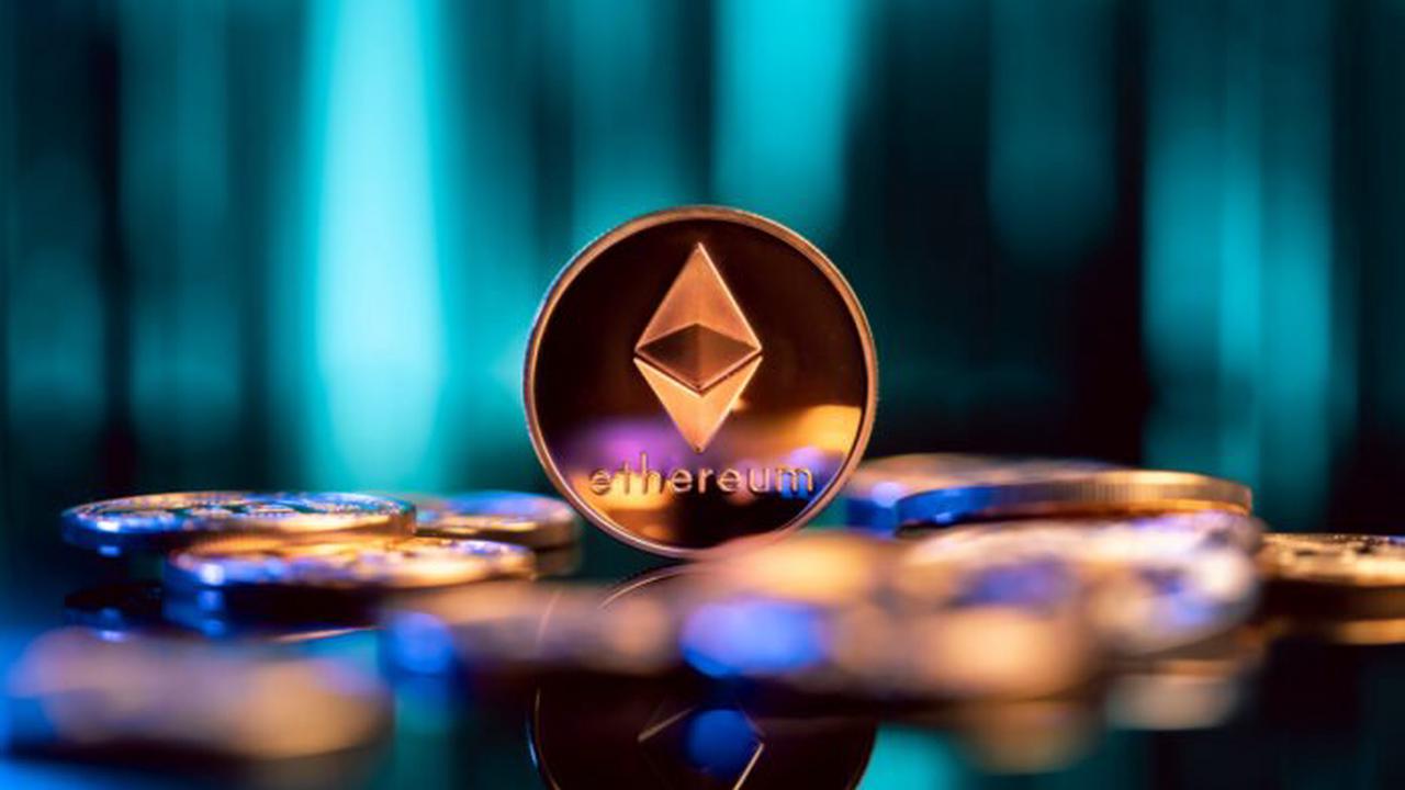 Picture of an Etheruem coin starting among other Ethereum coins