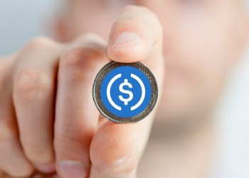 crypto Coinbase Claims For USD Coin (USDC) After Removing "Backed By Dollar" Sign
