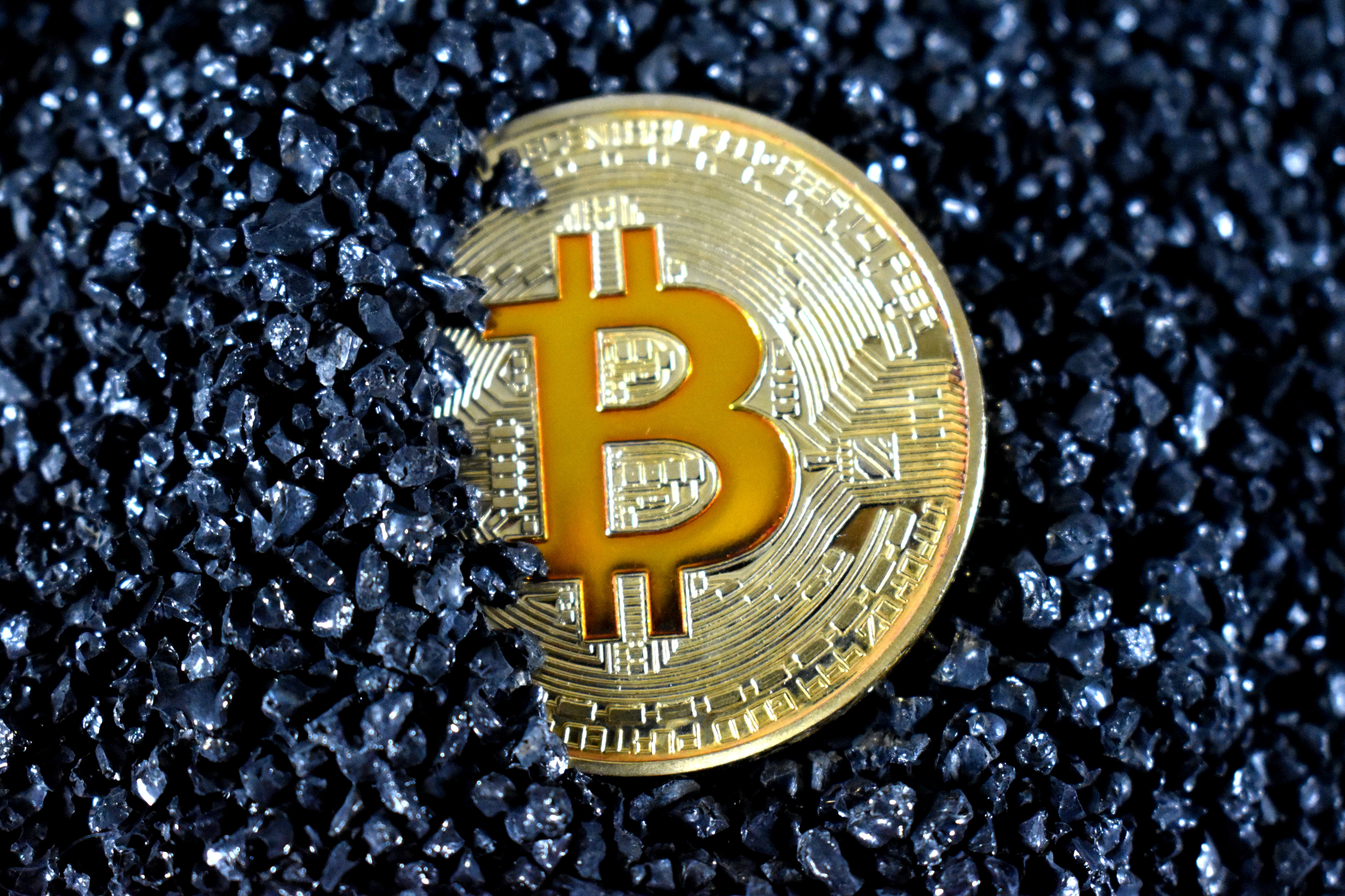 Bitcoin Volume Dropping Could Suggest The Downtrend Is Diminishing