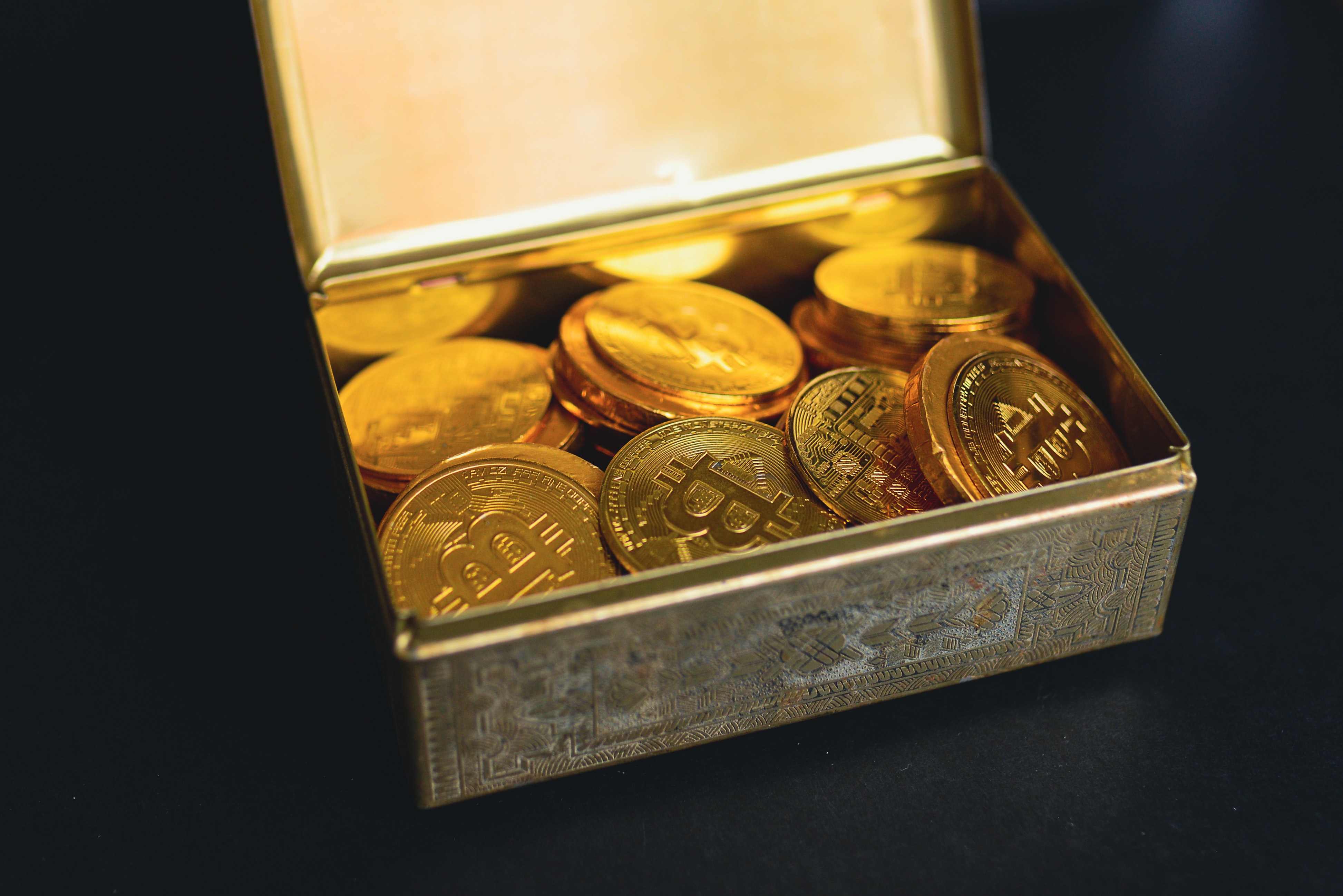 Understanding Bitcoin UTXO: Mid-To-Long Term Holders Responsible For November Correction