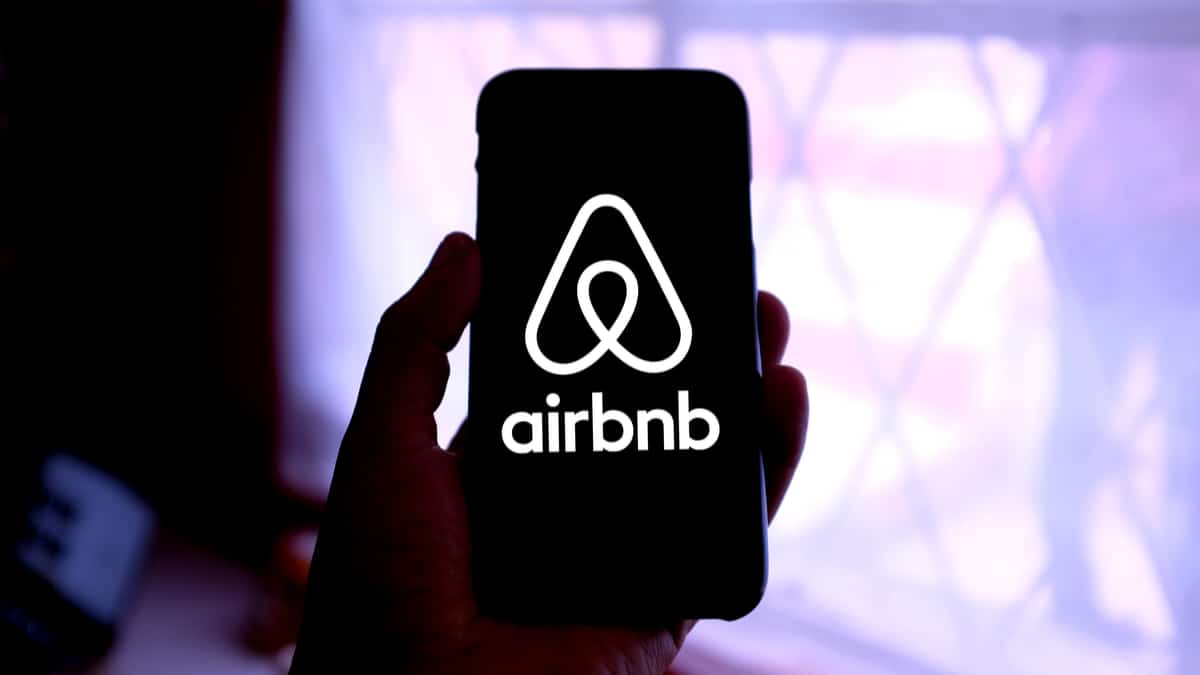 Based On A Twitter Poll, Airbnb Users May Get Crypto Payment This Year