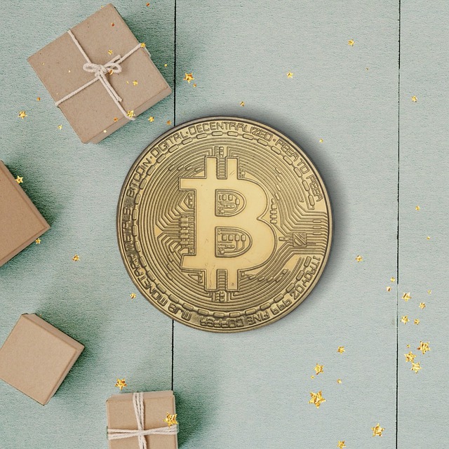 Btrust, a physical Bitcoin with gift boxes around