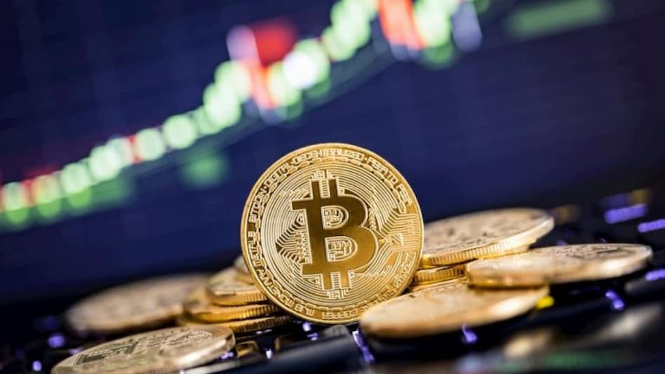Bitcoin Selloff Provides Boost To Miner Fee Revenues