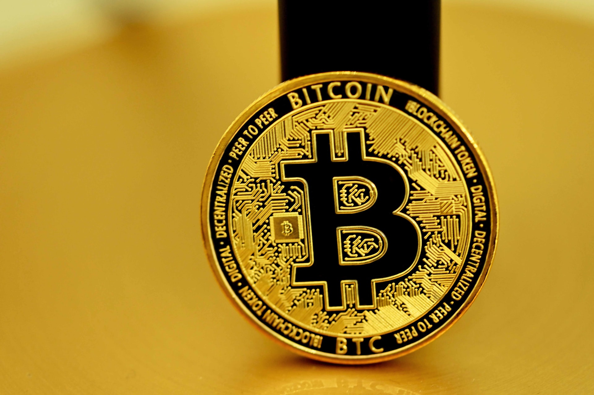 Bitcoin Continues To Slide But Displays Bullish Divergences On Charts